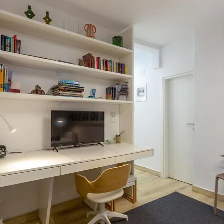 Apartment A Newly Fully Renovated