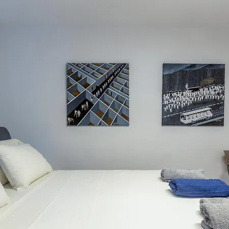 Apartment A Newly Fully Renovated